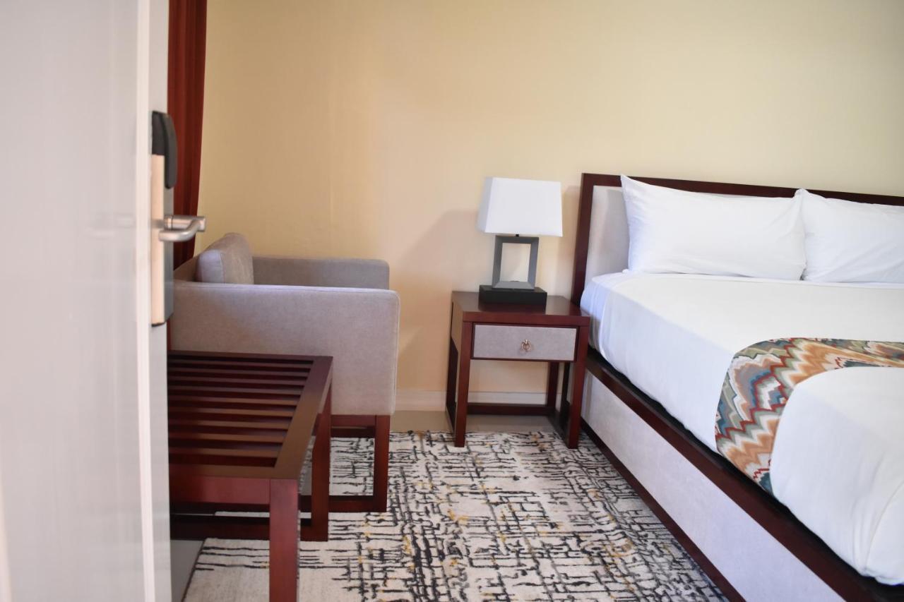 Hotel Grand A View Montego Bay Extérieur photo