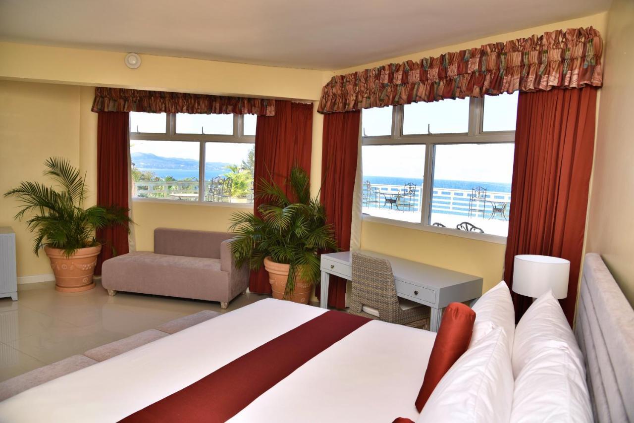 Hotel Grand A View Montego Bay Extérieur photo
