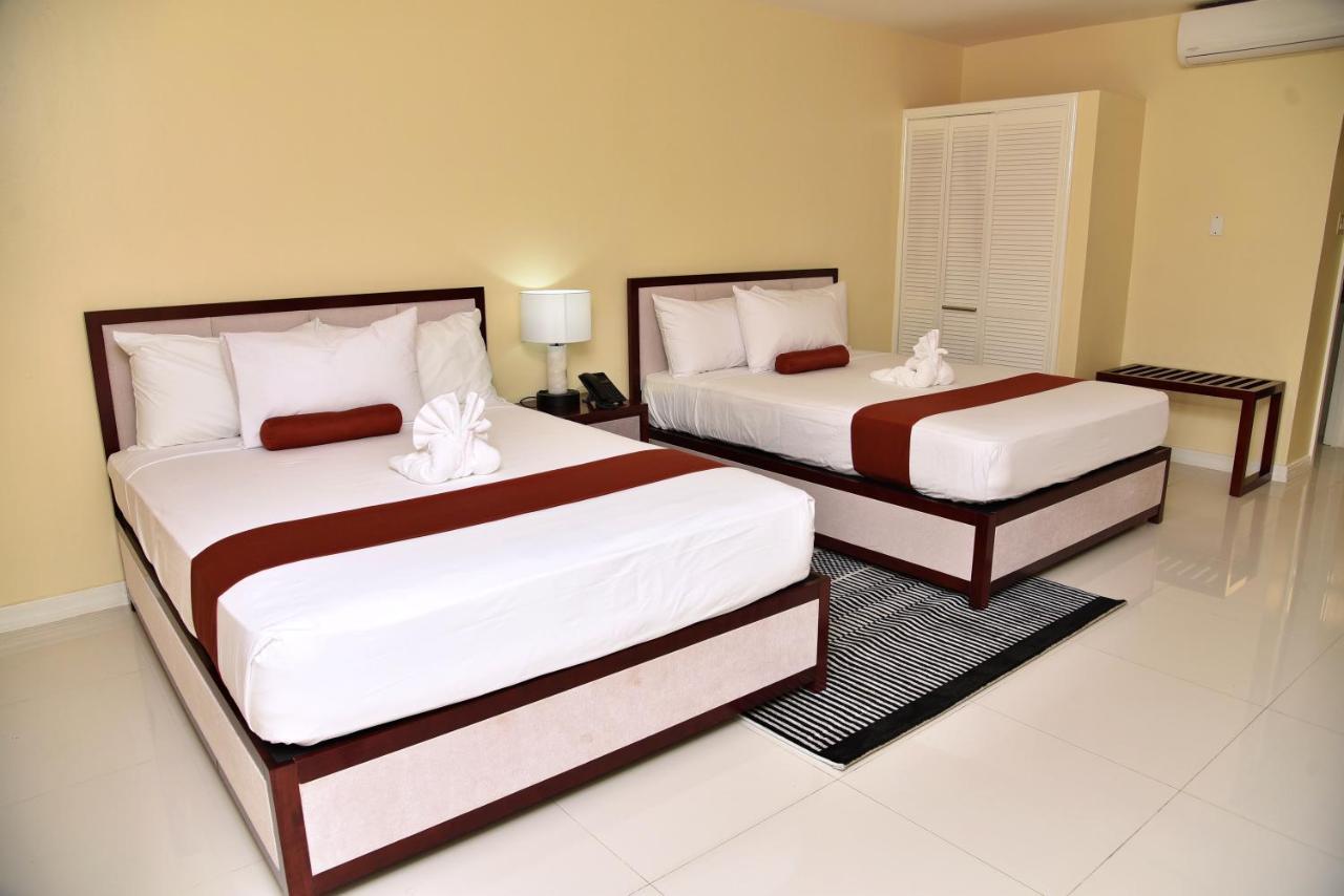 Hotel Grand A View Montego Bay Extérieur photo