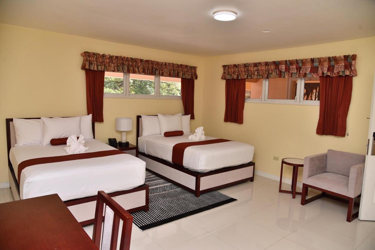 Hotel Grand A View Montego Bay Extérieur photo
