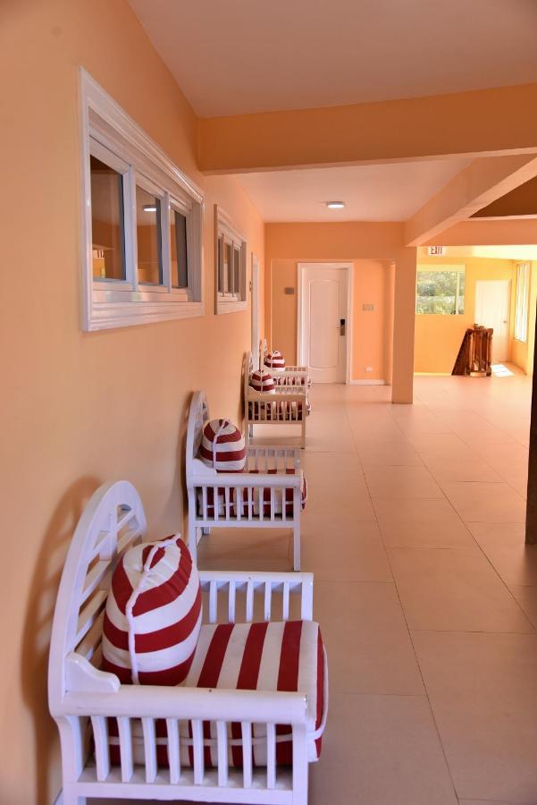Hotel Grand A View Montego Bay Extérieur photo