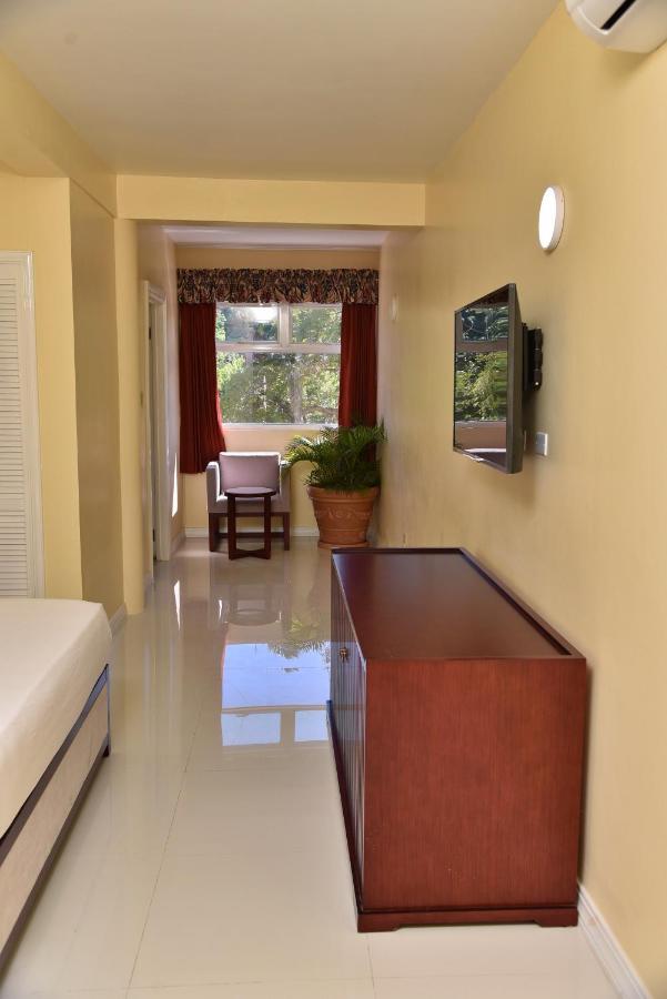 Hotel Grand A View Montego Bay Extérieur photo