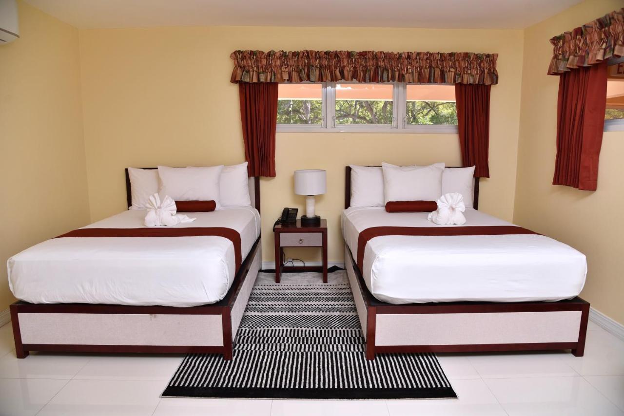 Hotel Grand A View Montego Bay Extérieur photo