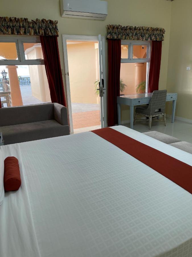 Hotel Grand A View Montego Bay Extérieur photo