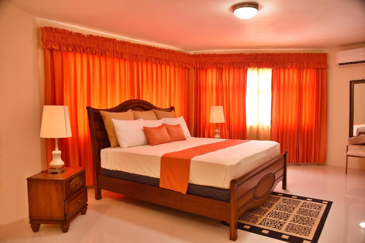 Hotel Grand A View Montego Bay Extérieur photo