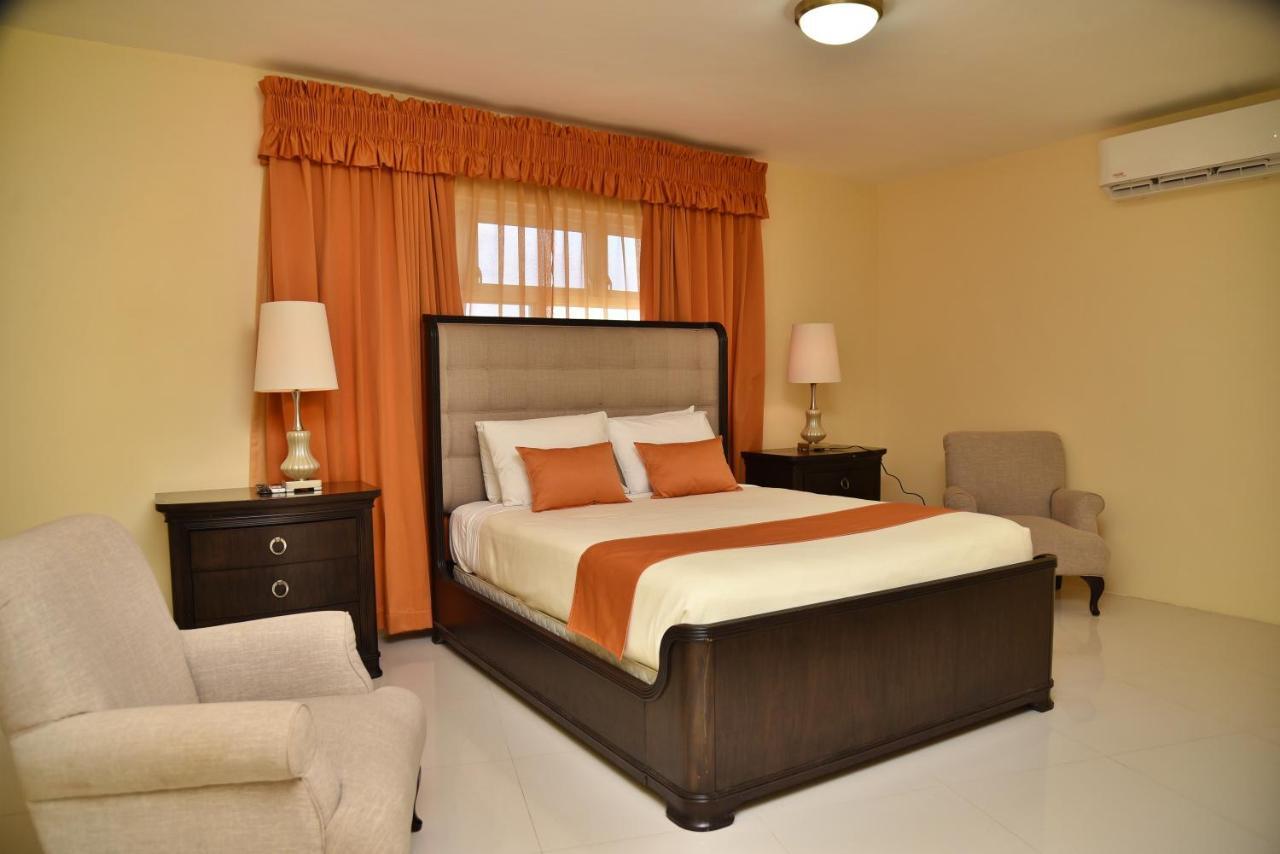 Hotel Grand A View Montego Bay Extérieur photo